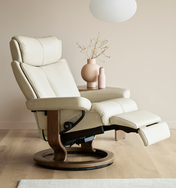 Stressless Magic Classic Chair with Power Leg Back